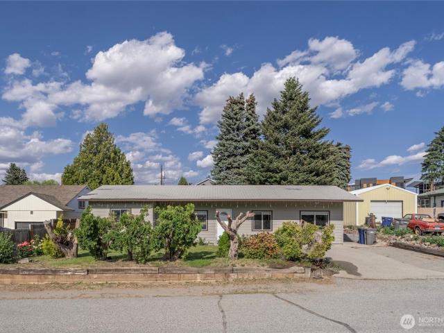 House for sale in East Wenatchee