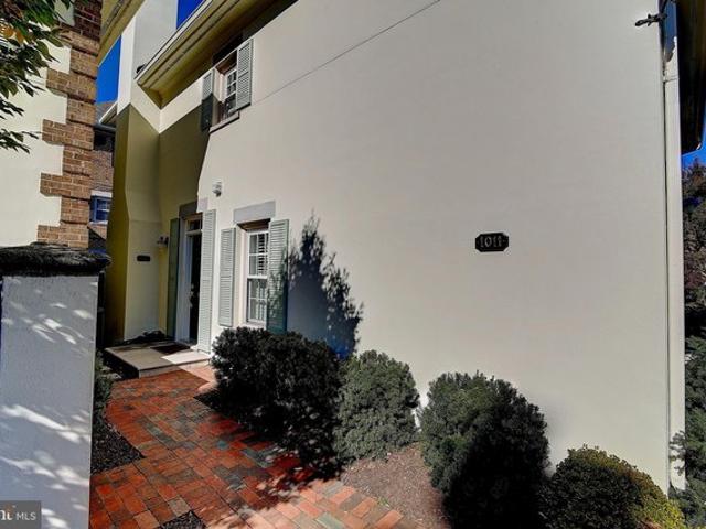 Condo for sale in Virginia