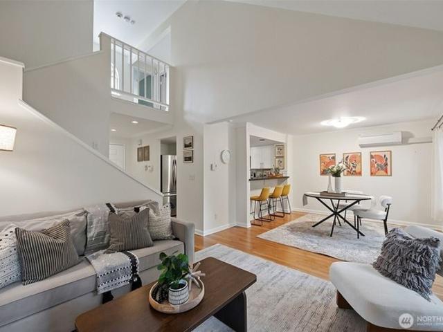 Townhouse for sale in Kirkland, Washington