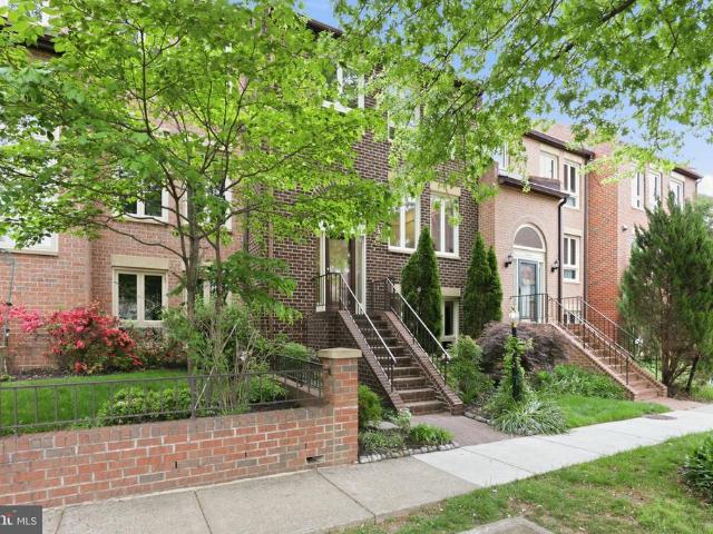 Townhouse for sale in Virginia