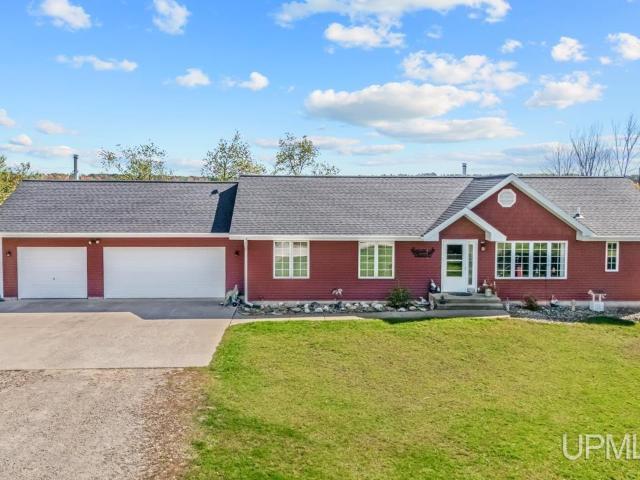 House for sale in Rapid River, Michigan