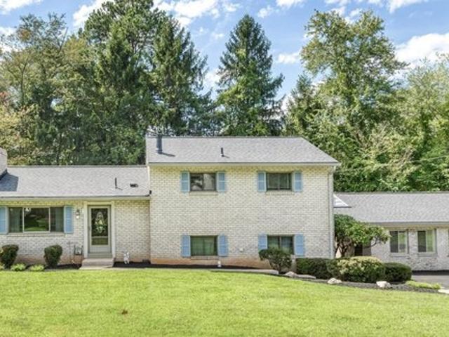 House for sale in Belleair, Burke