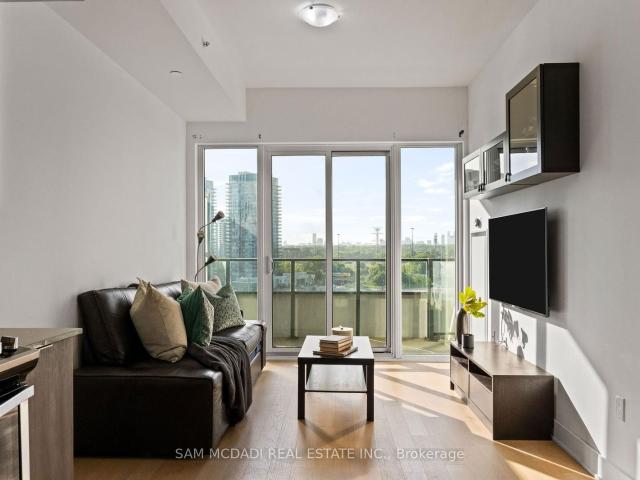 Condo for sale in Toronto, Golden Horseshoe