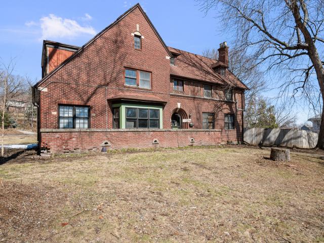 House for sale in Clinton, Iowa