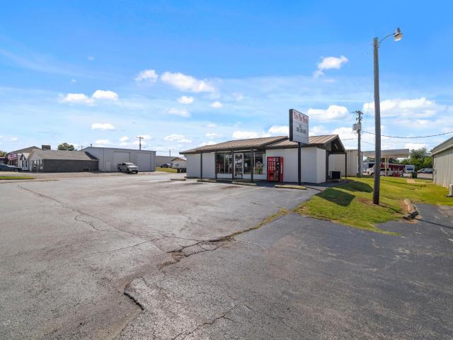 Commercial for sale in Muscle Shoals, Alabama