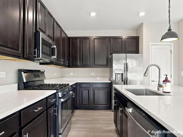 Townhouse for sale in Mchenry, Illinois