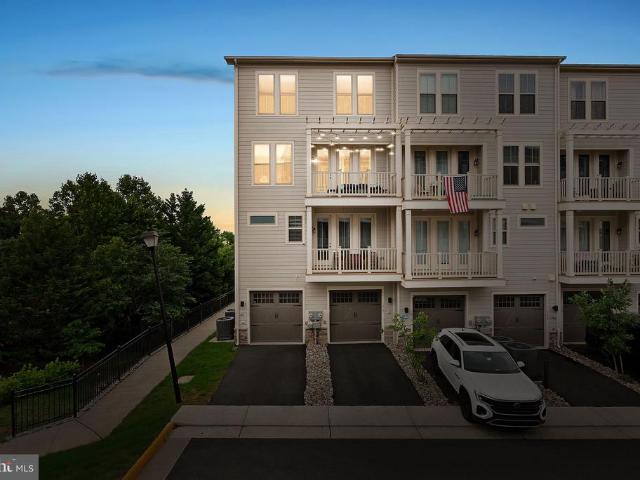 Condo for sale in Potomac Station Marketplace, Leesburg