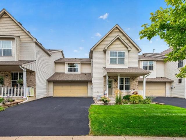 Townhouse for sale in Chaska, Carver County