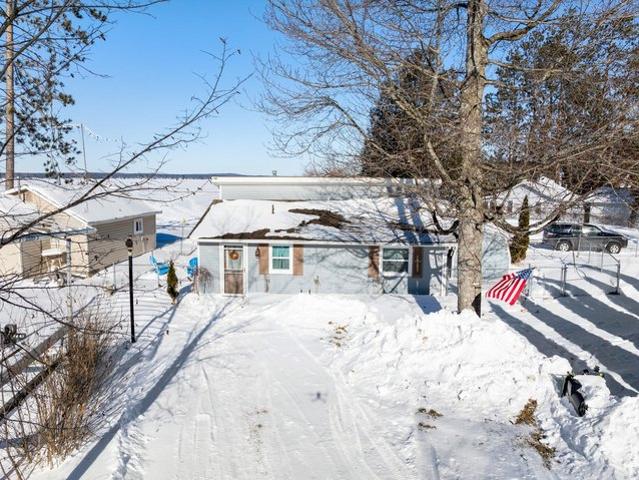 House for sale in Indian River, Michigan