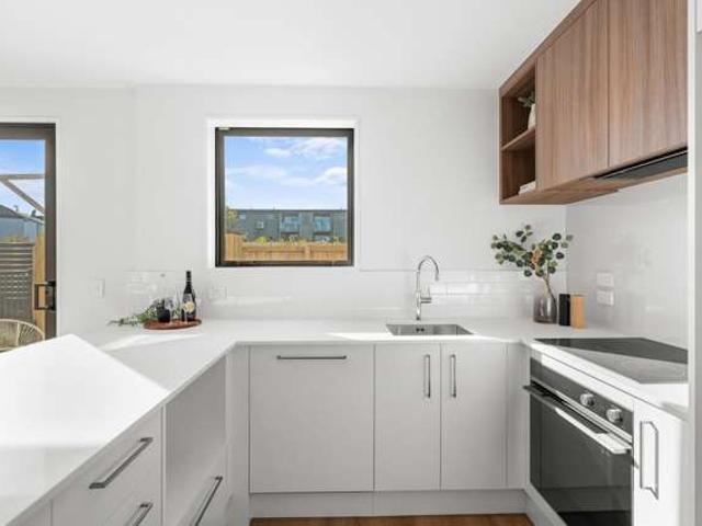 House for sale in Saint Albans, Canterbury