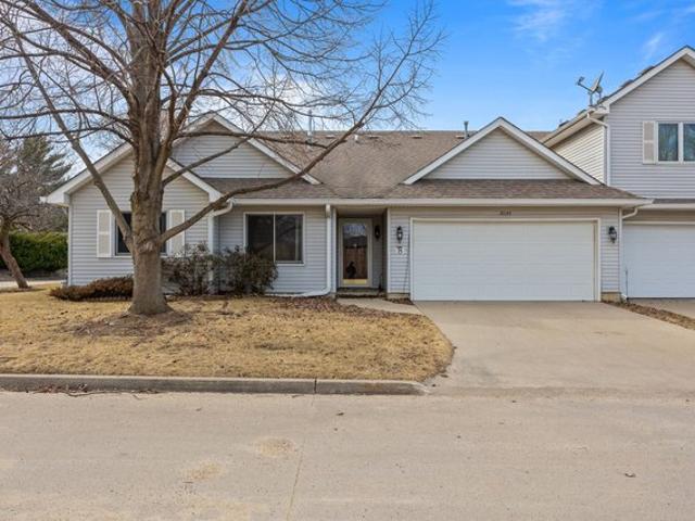 Townhouse for sale in Urbandale, Iowa