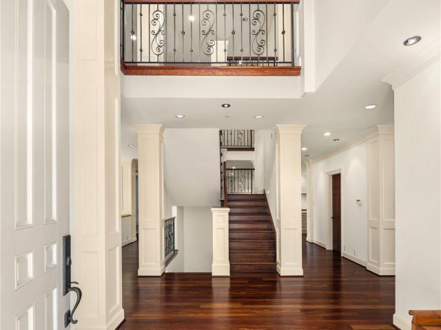 Townhouse for sale in Kirkland