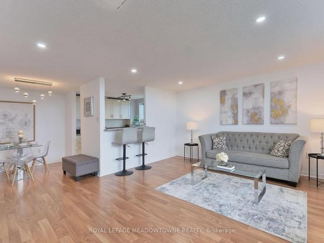 Condo for sale in Woburn, Ontario