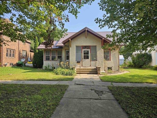 House for sale in Ackley, Iowa