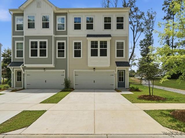 Townhouse for sale in Hanahan, South Carolina