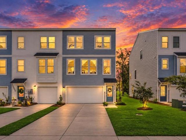Townhouse for sale in Hanahan, South Carolina