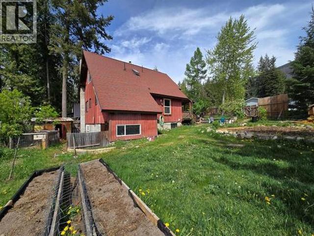 House for sale in Slocan, British Columbia