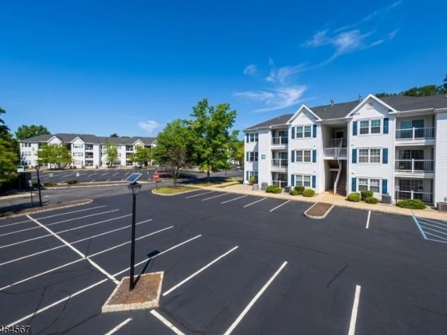 Condo for sale in Waterford, Edison