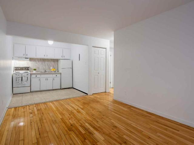 Apartment for rent in St. Leonard's, Quebec