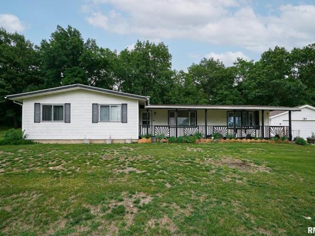House for sale in Manito, Illinois