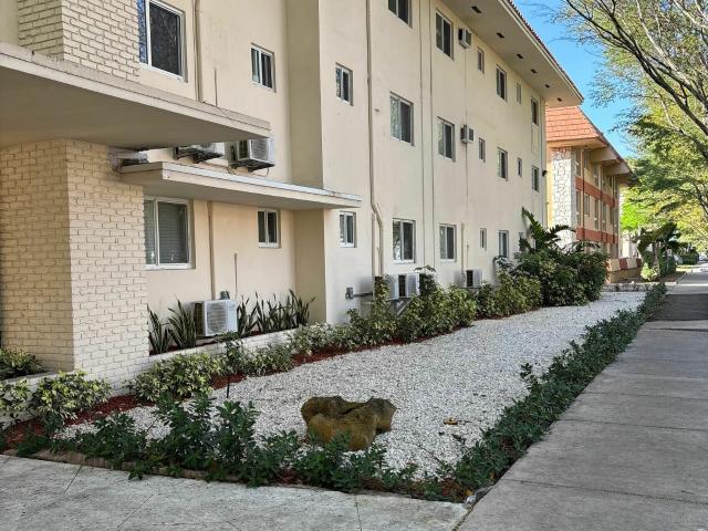 Condo for rent in Coral Gables