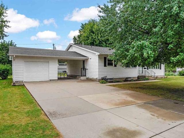 House for sale in Linn, Iowa