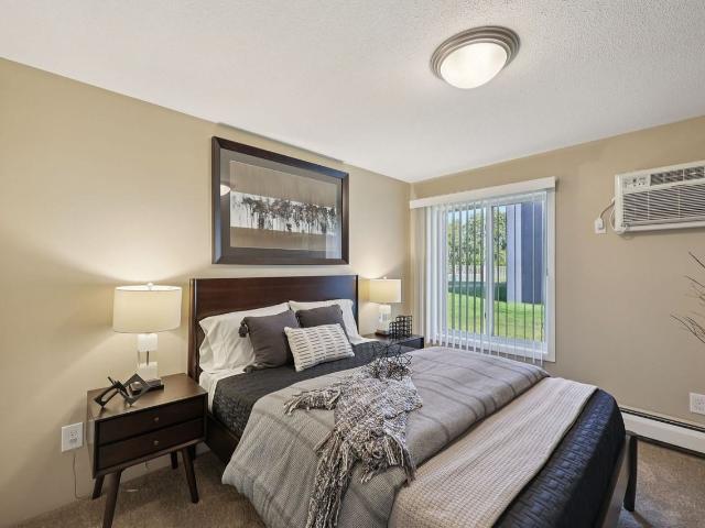 Apartment for rent in Hopkins, Hennepin County