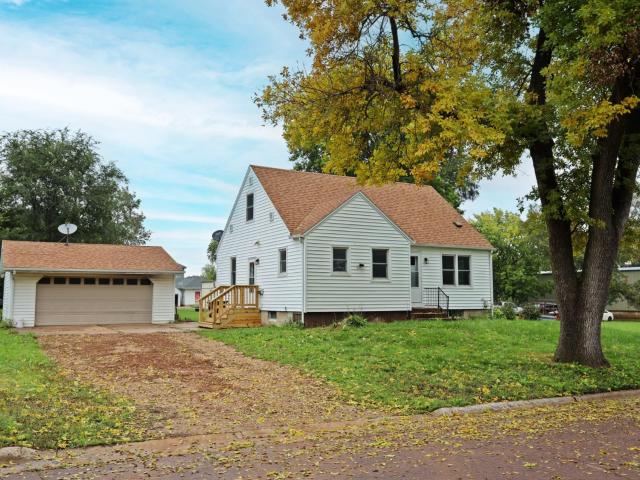 House for sale in Estherville, Emmet County