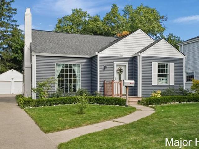 House for sale in Third Ward, Grand Rapids