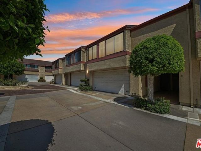 Condo for sale in Arcadia, California