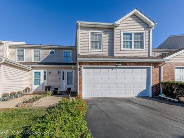 Townhouse for sale in Dekalb, Illinois