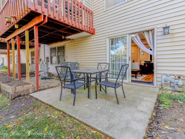 Townhouse for sale in Dekalb, Illinois