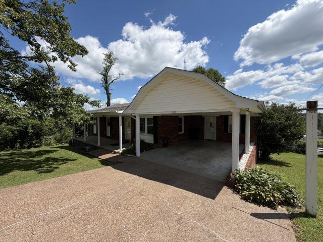 House for sale in Westmoreland, Middle Tennessee