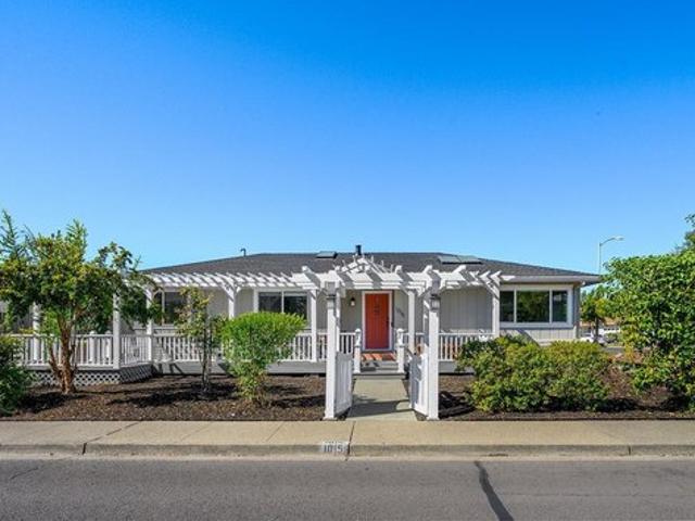 House for sale in Park Creek Village Mobile Home Park, Sonoma