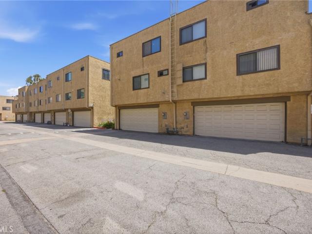 Townhouse for sale in Montebello, California