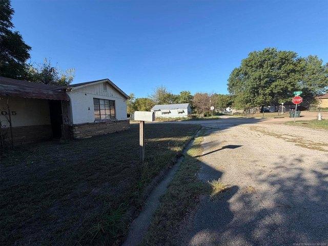 House for sale in Claremore, Rogers County