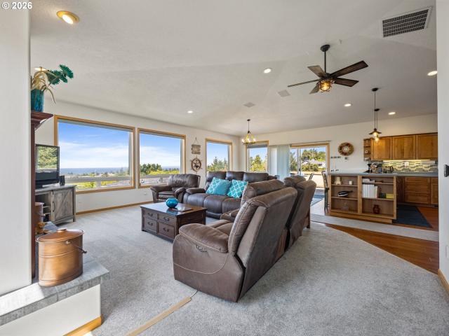 House for sale in Newport, Lincoln County