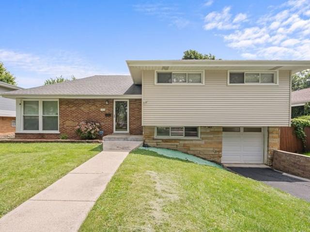 House for sale in Villa Park, Illinois