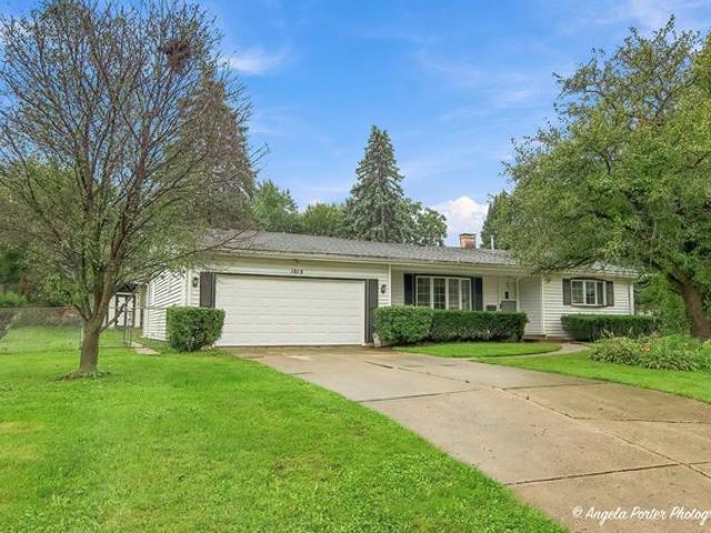 House for sale in Mchenry, Illinois