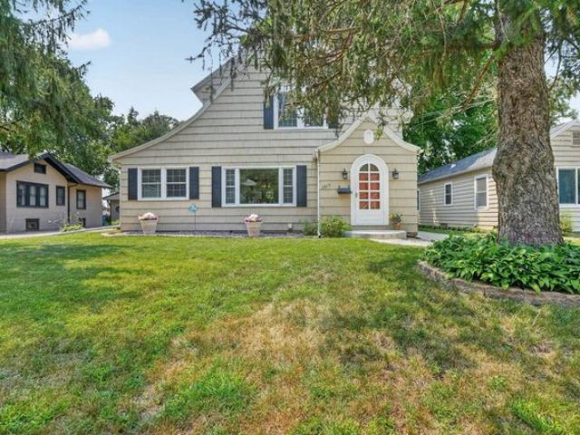 House for sale in Waterloo, Iowa