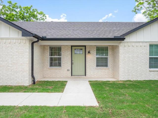 House for sale in Wills Point, Texas