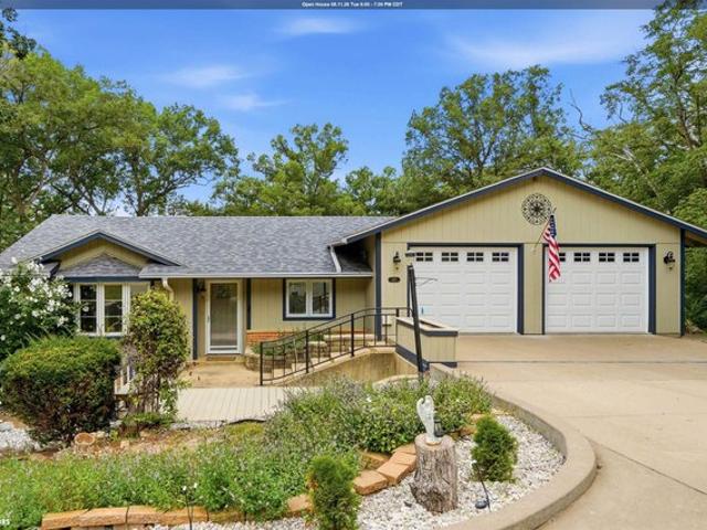House for sale in Mount Pleasant, Iowa