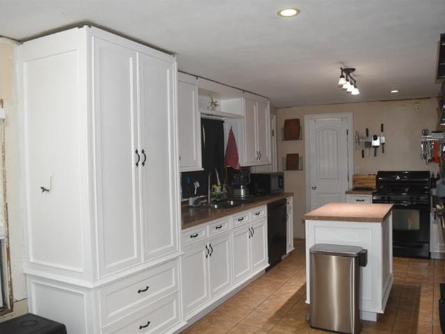 House for sale in Ellis, Texas