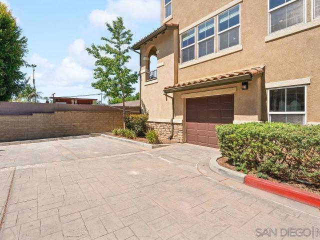 Townhouse for sale in Santee, California