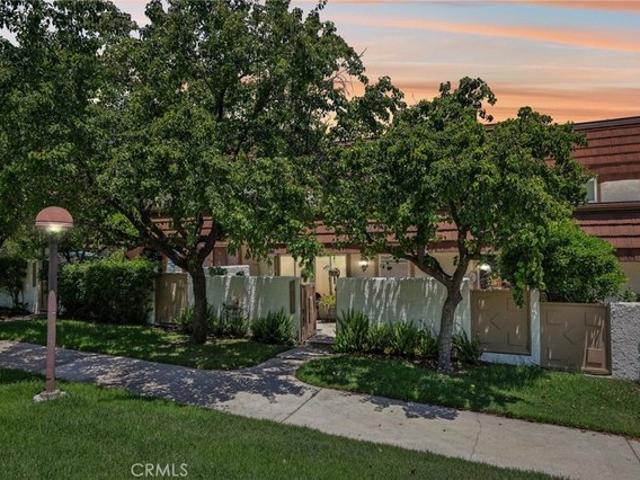 Townhouse for sale in Chatsworth, California