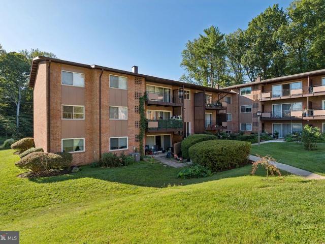 Condo for sale in Mosby Woods Condominiums, Fairfax