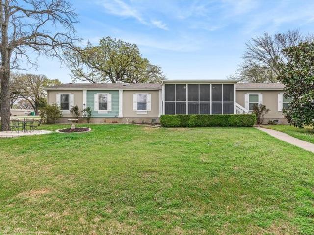 House for sale in Kemp, Texas