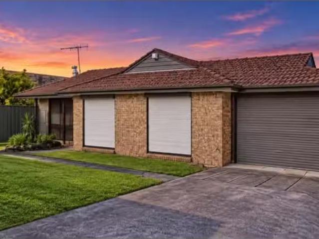 House for rent in Bossley Park, Sydney
