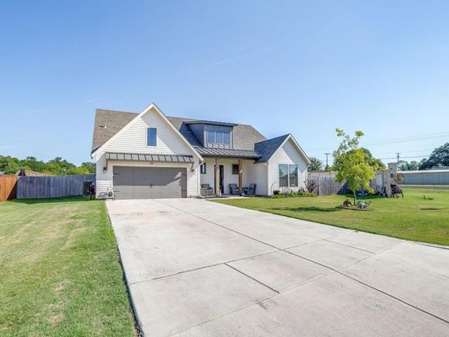 House for sale in Glen Rose, Texas