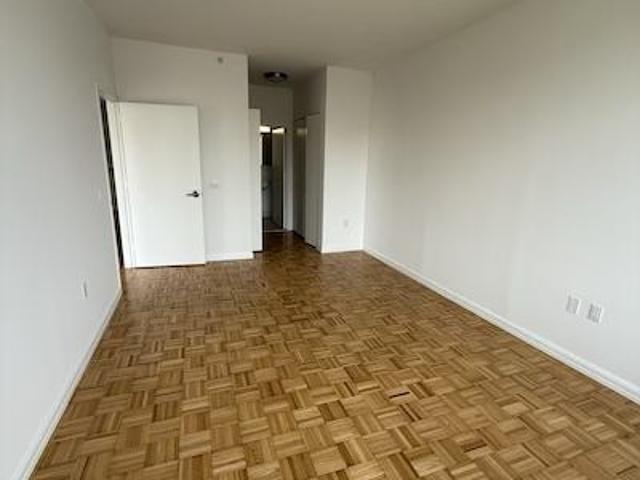 Room for rent in Arverne, New York